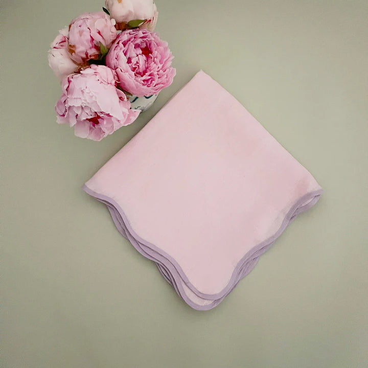 Scalloped Game Table Linen